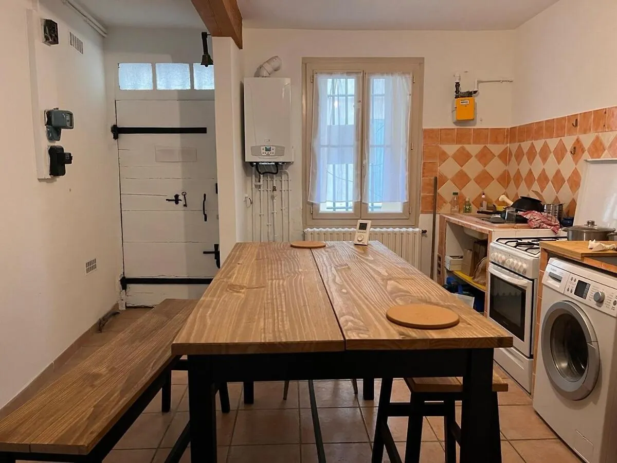 Charmante Maison De Ville Avec Cour Interieur Avignon Ferienhaus